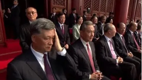 啟德體育園南看台玻璃幕牆內部全景揭幕，維港風光一覽無遺